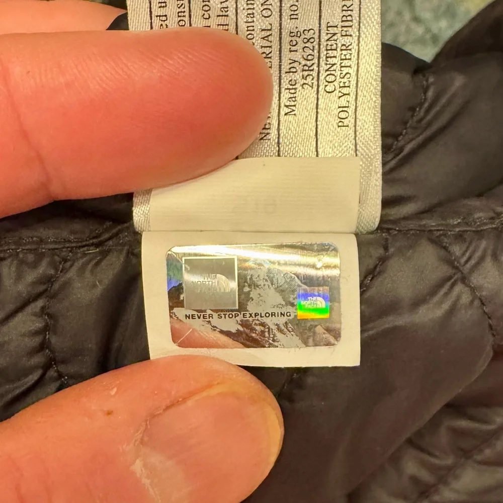 The North Face Women's Black Jacket - Picture 4 of 8